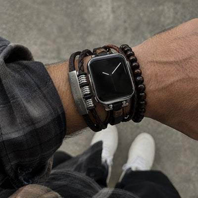 Bracelet Apple Watch mutli-rangs tressée, orné de perles de bois, avec plaque personnalisable, gravure offerte, modèle Dizix