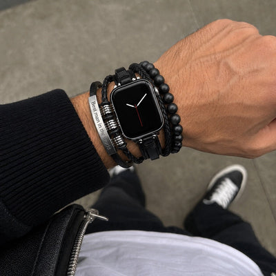 Bracelet Apple Watch mutli-rangs tressée, orné de perles de bois, avec plaque personnalisable, gravure offerte, modèle Dizix