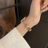 Bracelet Apple Watch, pour femme, fleur de lotus rotatives anti - stress, modèle Lotia - La Boutique du Bracelet