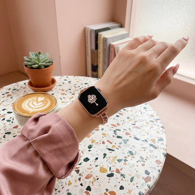 Pulseira para Apple Watch, malha cubana em liga polida, ajustável com fecho de encaixe, para senhora, modelo Kinesse