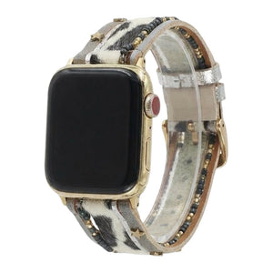 Bracelet Apple Watch simili cuir animalier léopard blanc, beige et noir, perles naturelles et fermoir doré.