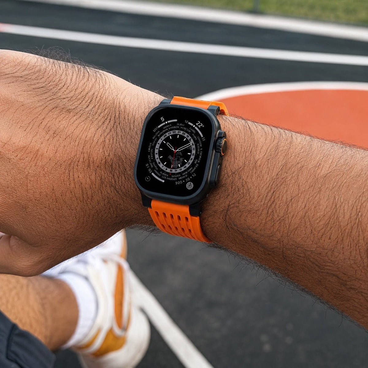 Arda Model Apple Watch Sport Bracelet in Breathable Grooved Silicone, Steel Buckle