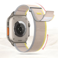 Bracelet Apple Watch en nylon beige à fermeture velcro jaune souple et ajustable, modèle Elios Trail Edition.