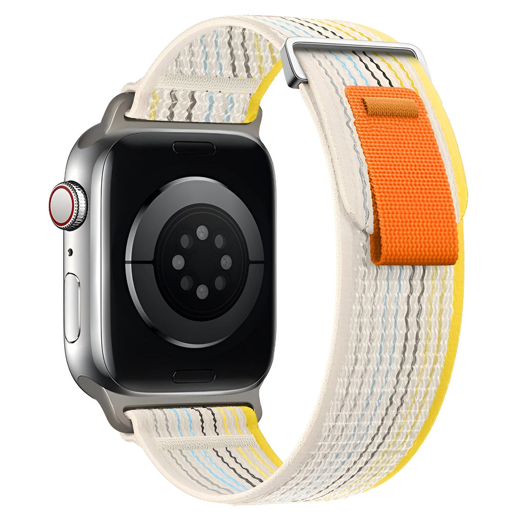 Bracelet Apple Watch en nylon beige avec points bleus, fermeture velcro orange, bordure jaune vif.