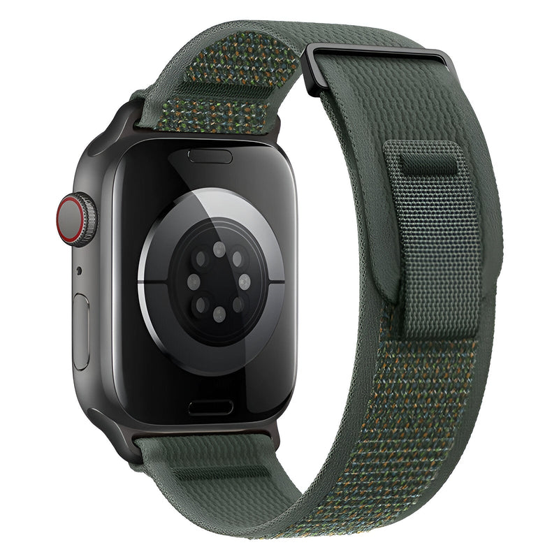 Bracelet Apple Watch en nylon vert foncé avec fermeture velcro réglable style Trail Edition Elios.