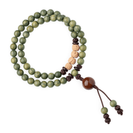 Bracelet femme perles bois de santal vert avec pendentif Bouddha et détails en cordon marron.