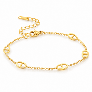 Packshot studio bracelet Bracelet chaîne, double D, maille marine, chic et élégant, pour femme, modèle Dayada — Or, vue frontale basse, fond blanc pur, détails verrouillés