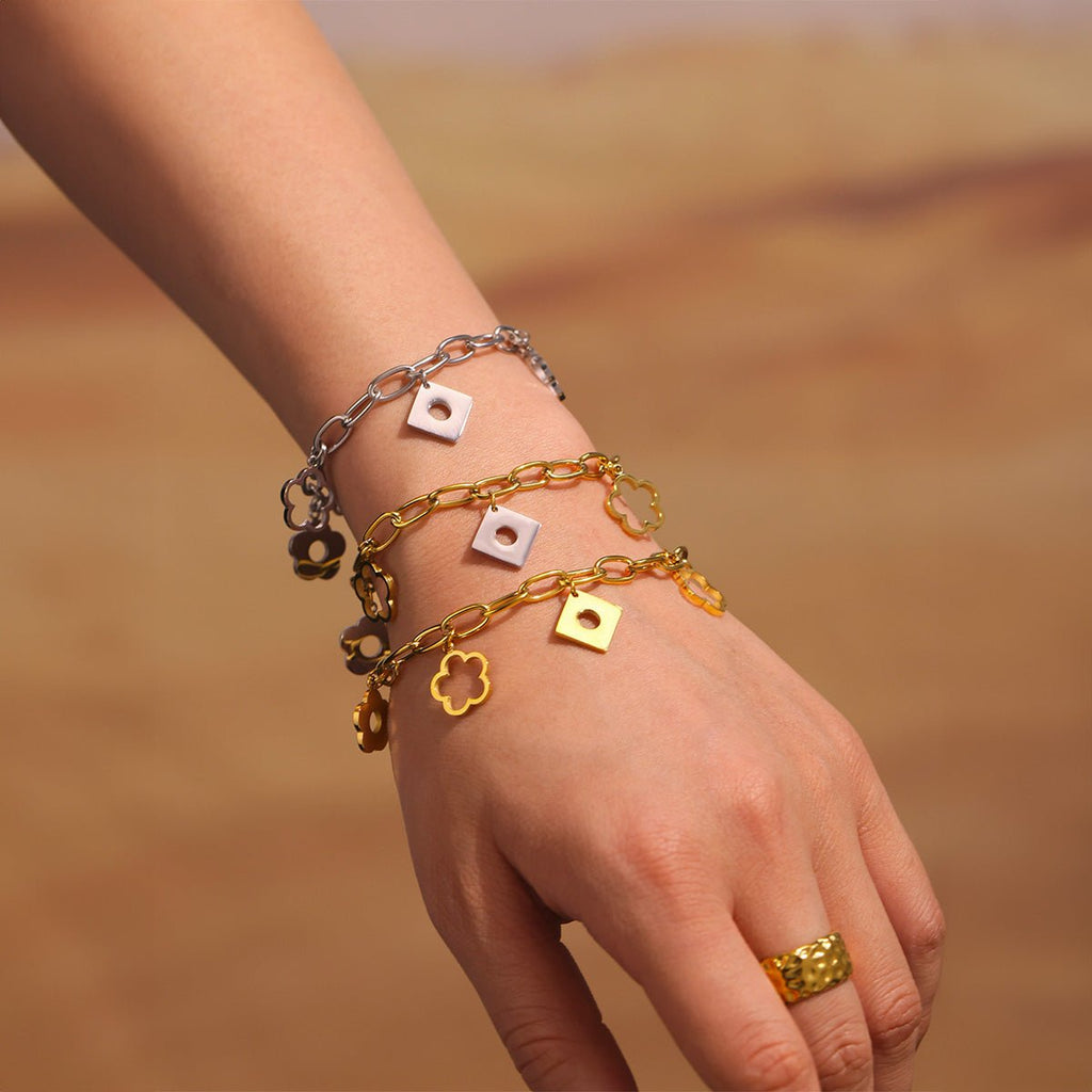 Bracelet chaîne, pendentifs fleurs, doré, en acier inoxydable, pour femme, modèle Elinia - La Boutique du Bracelet