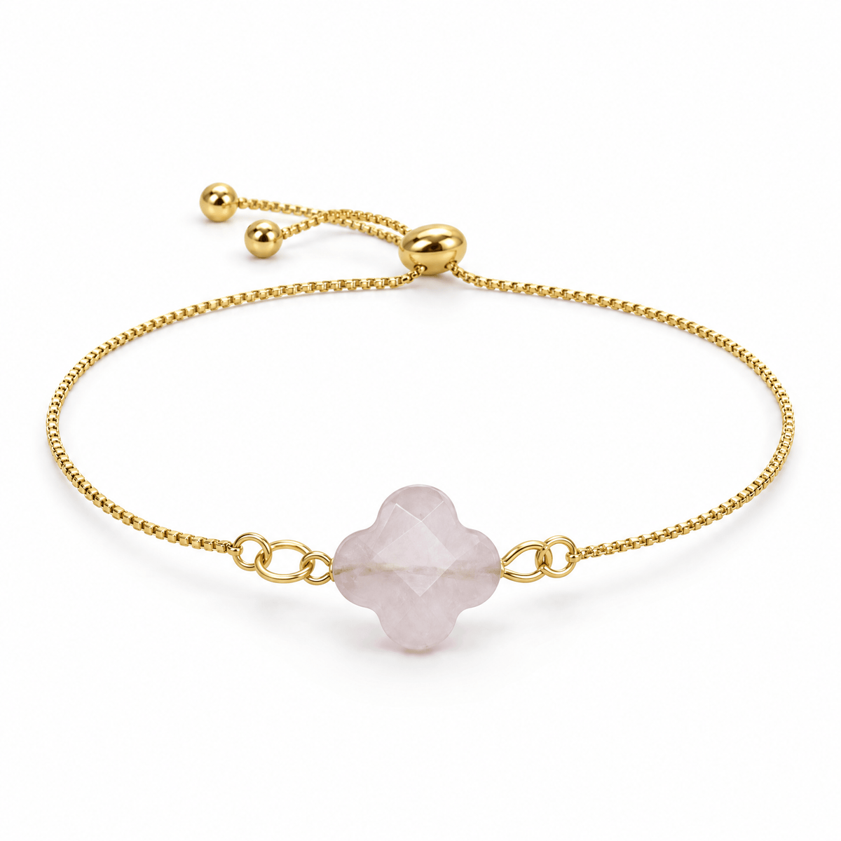 Packshot studio bracelet Bracelet chaîne vénitienne dorée, pierre naturelle taillée en trèfle, pour femme, modèle Beldia — Quartz rose, vue frontale basse, fond blanc pur, détails verrouillés