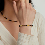 Bracelet chic, pierres précieuses style oeil de tigre, fines, pour femme, modèle Almire - La Boutique du Bracelet