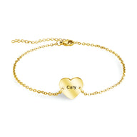 Bracelet en acier inoxydable doré avec cœur personnalisé gravé "Cary" et chaîne fine ajustable.