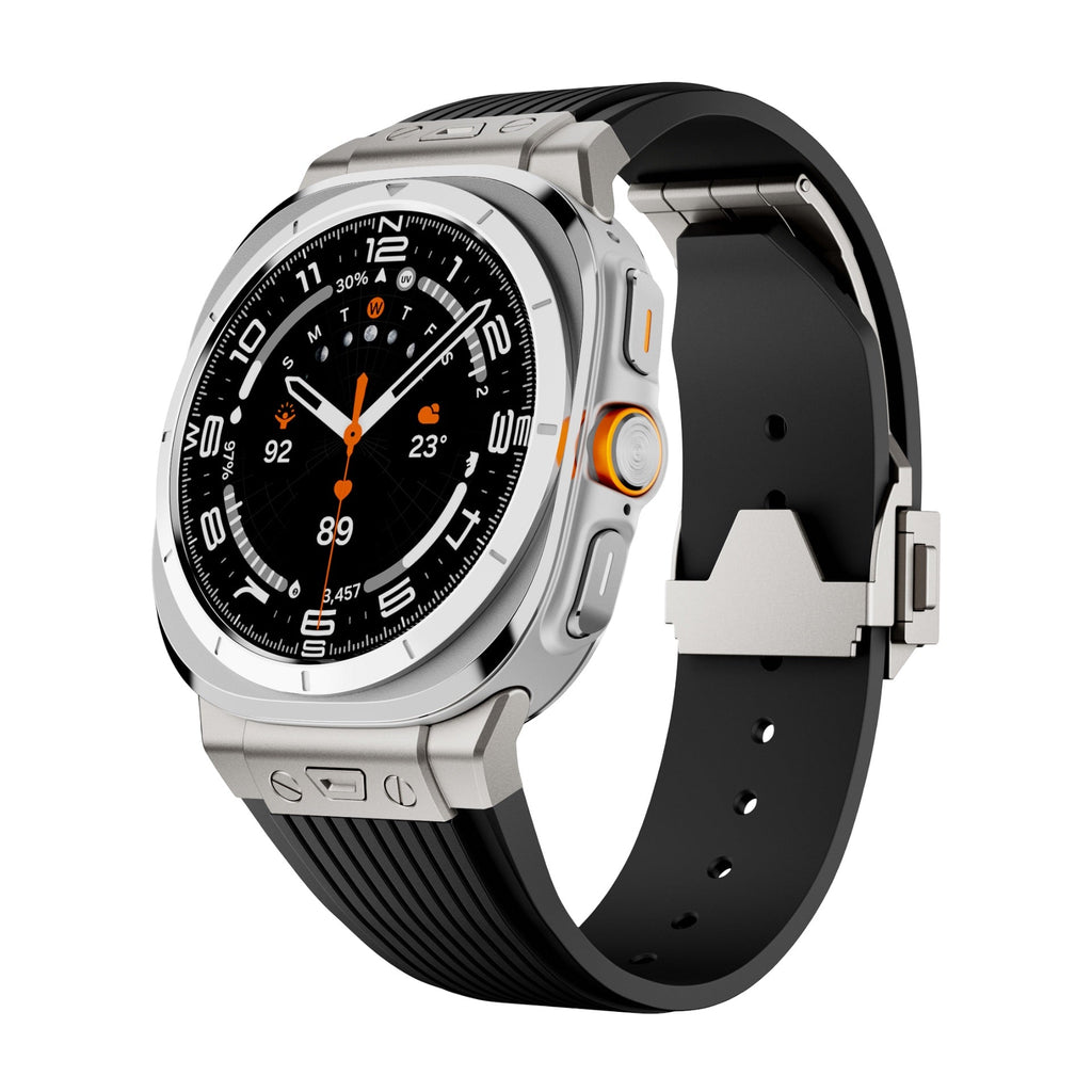 Bracelet silicone noir avec boucle argentée pour Samsung Galaxy Watch Ultra, style moderne et sport.