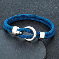 Bracelet cordon bleu électrique avec crochet en acier inoxydable poli finition brillante.