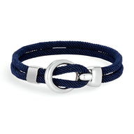 Bracelet cordon bleu marine à double tour avec crochet en acier inoxydable brillant.