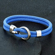 Bracelet cordon bleu électrique à crochet rond en acier inoxydable, finition argentée.