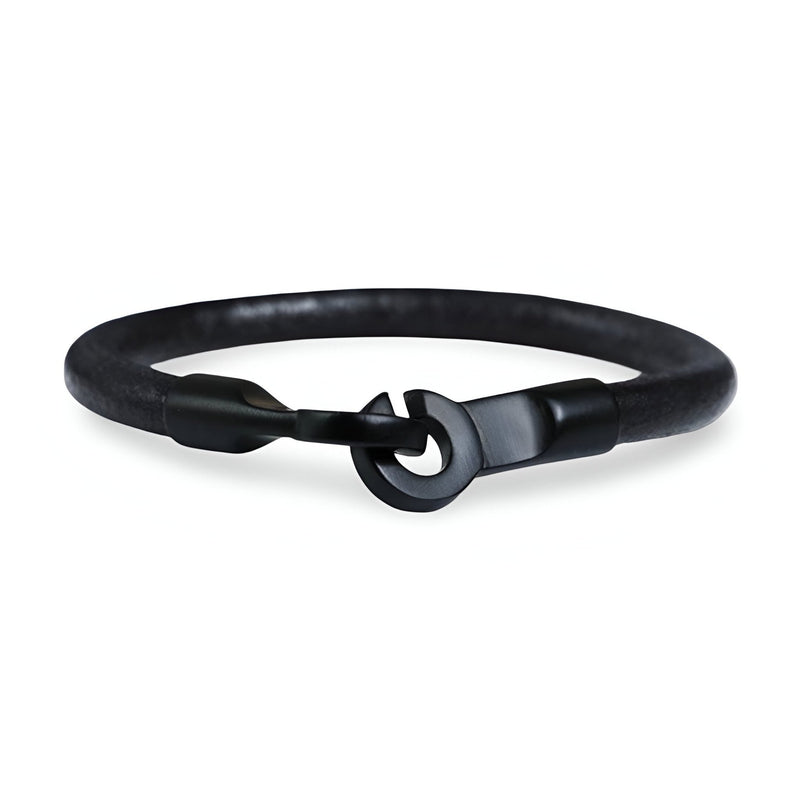 Bracelet cordon noir en cuir avec crochet et détail en acier inoxydable mat.
