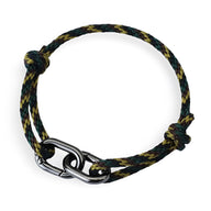 Bracelet cordon vert et marron à double mousquetons en métal noir pour homme.