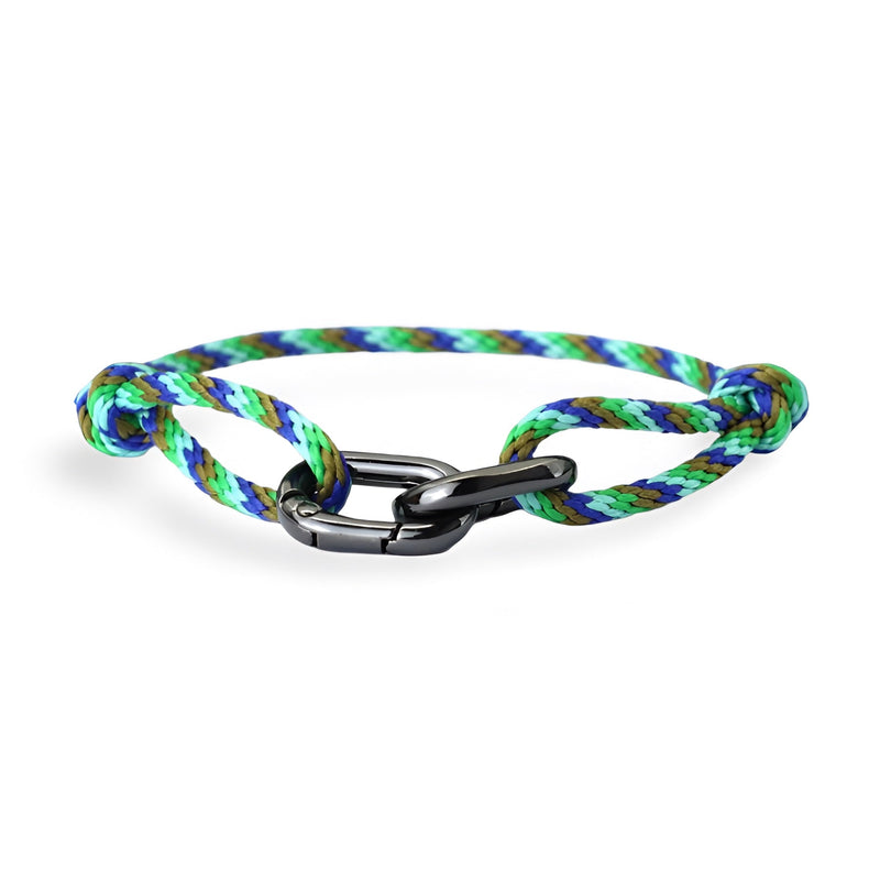 Bracelet cordon bleu, vert et jaune avec double mousqueton noir mat pour homme.