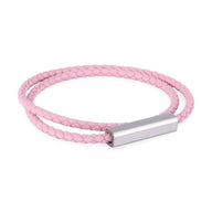 Bracelet cordon rose en cuir tressé, double tour, fermoir métallique argenté lisse.