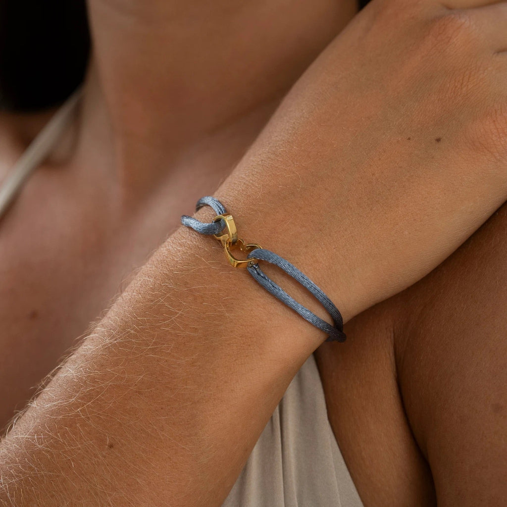 Adjustable Cord Bracelet for Women, Double Heart Jewelry in Gold-Plated Stainless Steel, Summer Nylon Cord, Elegant Romantic Gift, Model Fenza