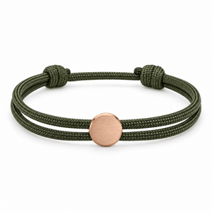 Bracelet Marsin Kaki et or rosé, cordon ajustable et pastille ronde, posé de face sur fond blanc