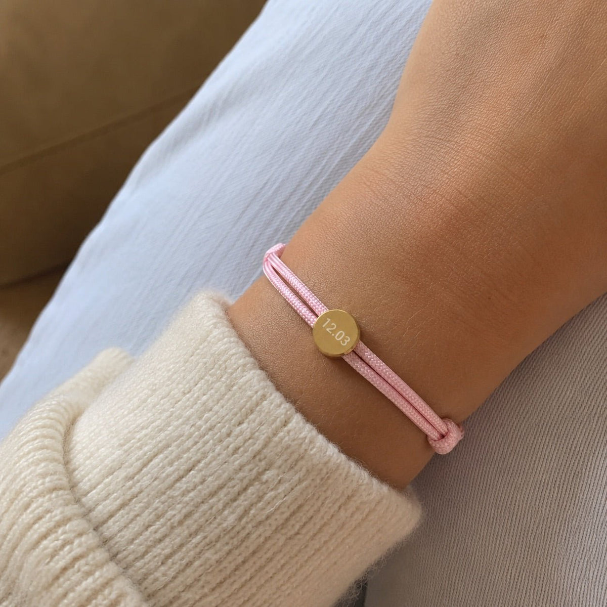 Bracelet Cordon Ajustable, Médaillon Acier Inoxydable, Bijou Personnalisable, Gravure Offerte, Cadeau Unique, modèle Marsin