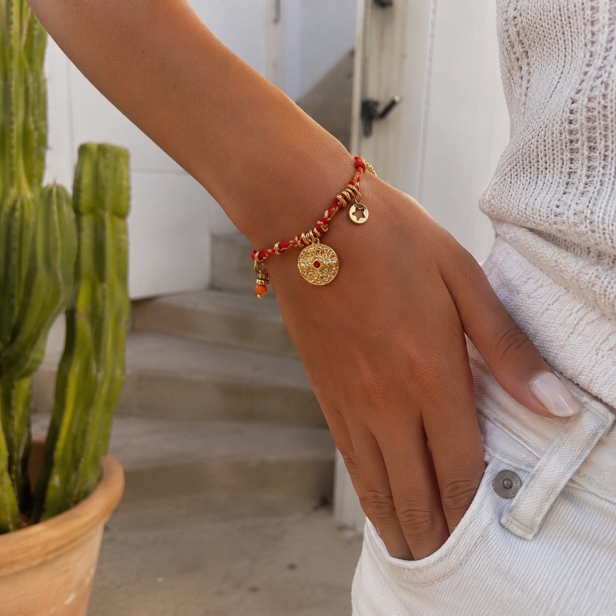 Pulsera de cordón ajustable para mujer, joya de acero inoxidable, medallón dorado con piedra de cristal, accesorio de moda con esmalte, esclava trenzada multicolor, modelo Piuna