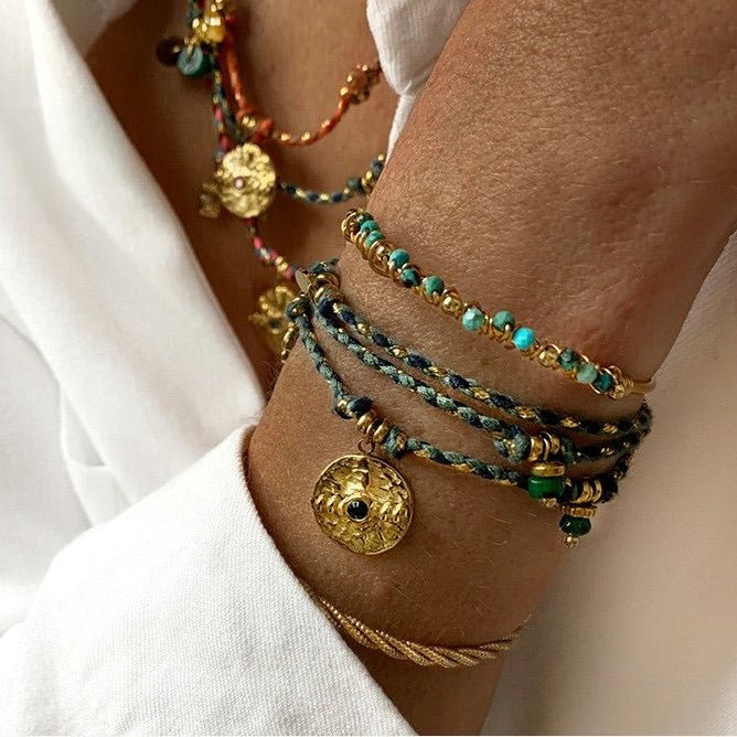 Pulsera de cordón ajustable para mujer, joya de acero inoxidable, medallón dorado con piedra de cristal, accesorio de moda con esmalte, esclava trenzada multicolor, modelo Piuna