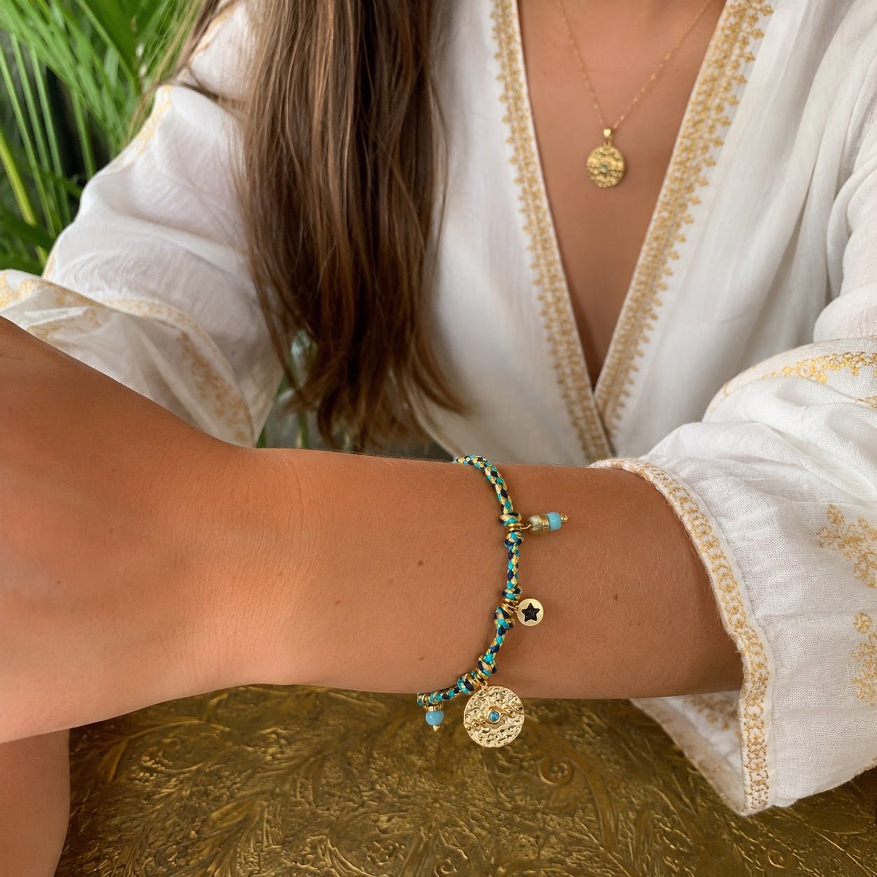 Pulsera de cordón ajustable para mujer, joya de acero inoxidable, medallón dorado con piedra de cristal, accesorio de moda con esmalte, esclava trenzada multicolor, modelo Piuna