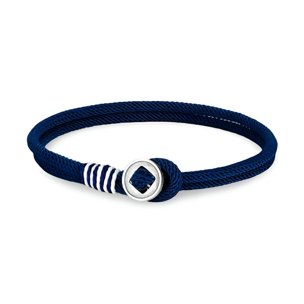 Bracelet cordon bleu marine avec design en argent sterling modèle Vincent, nœud et détails rayés blancs.