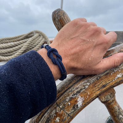 Bracelet cordon Bretagne, noeud marin, couleurs bretonnes, noir et blanc, modèle Malo