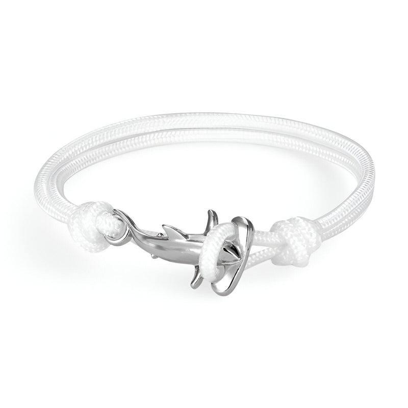 Bracelet cordon blanc avec charme requin marteau en métal argenté, style minimaliste.