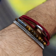 Bracelet cordon rouge bordeaux avec perles marron et chaîne acier inoxydable homme.