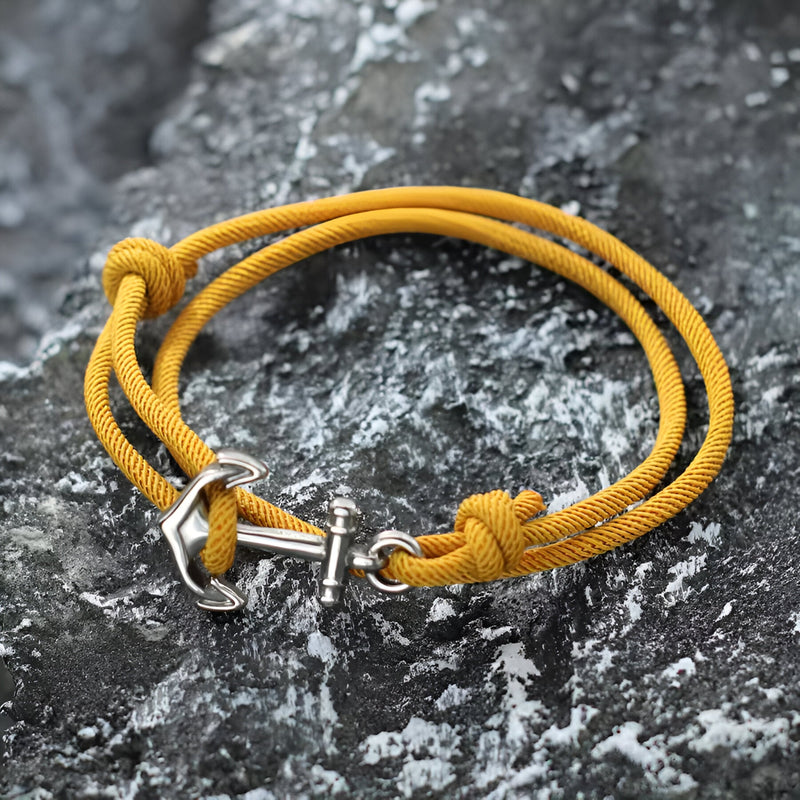 Bracelet cordon jaune avec ancre marine en métal argenté, style coulissant pour homme.