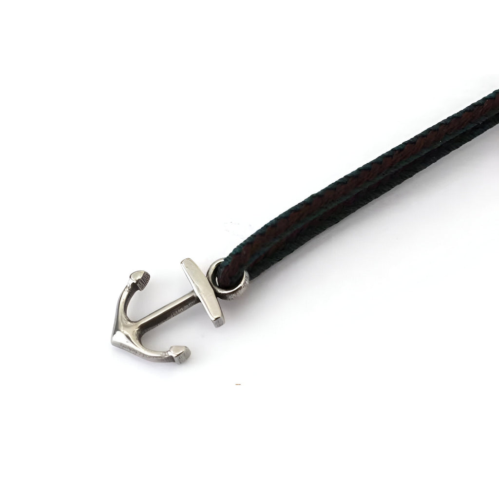 Bracelet cordon marron avec ancre marine argentée coulissante pour homme.