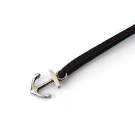Bracelet cordon marron avec ancre marine argentée coulissante pour homme.