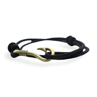 Bracelet homme cordon noir avec hameçon métal doré coulissant.