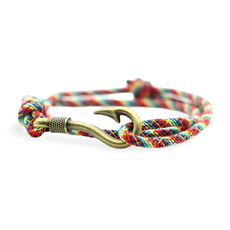 Bracelet cordon multicolore avec fermoir hameçon en métal doré pour homme.