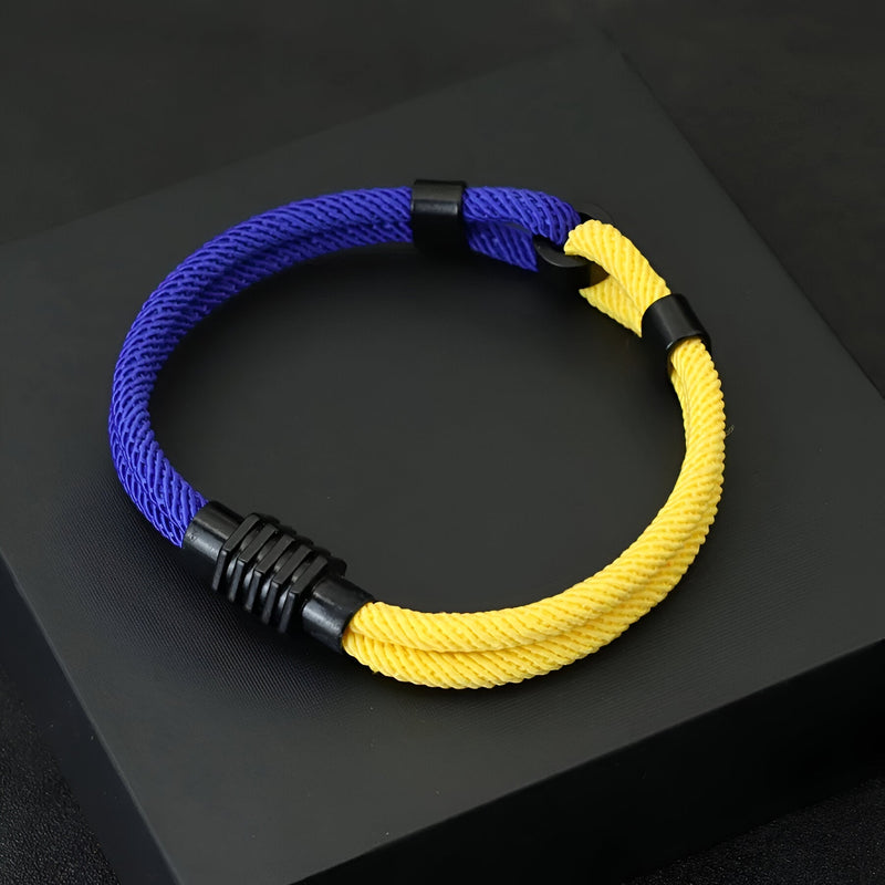 Bracelet cordon double bi-colore bleu et jaune avec nœud et fermoir noir pour homme modèle Germain.