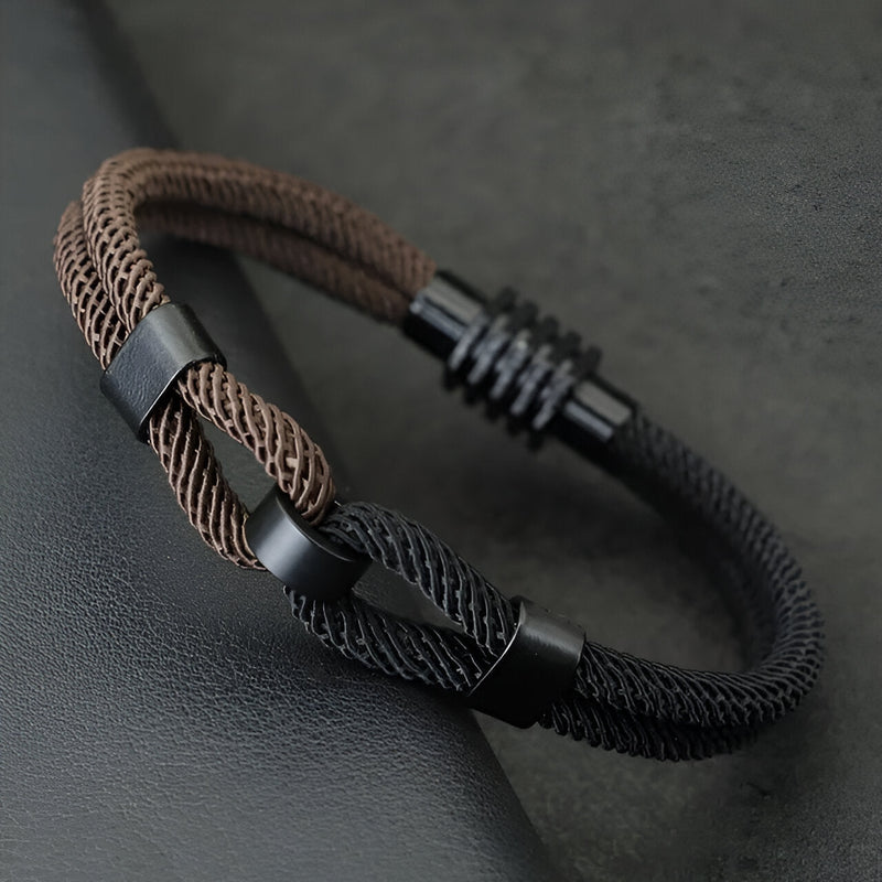 Bracelet cordon double marron et noir avec nœud et fermoir métallique noir mate.
