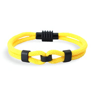 Bracelet cordon double jaune avec nœud central et fermeture noire en plastique.