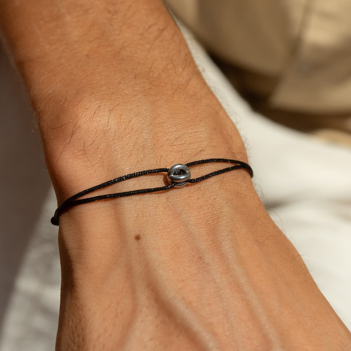 Adjustable double-cord bracelet, intertwined round symbol in gold, elegant minimalist jewelry for men and women, Sunny model