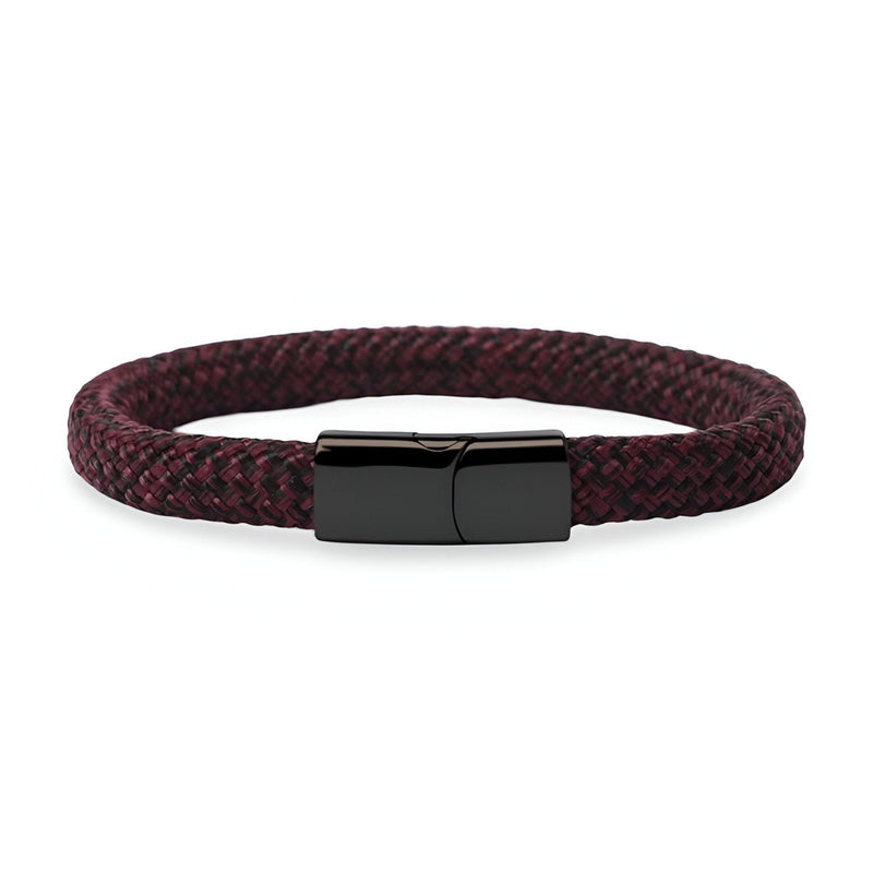 Bracelet cordon en corde de bateau bordeaux avec fermoir en acier inoxydable noir brillant.