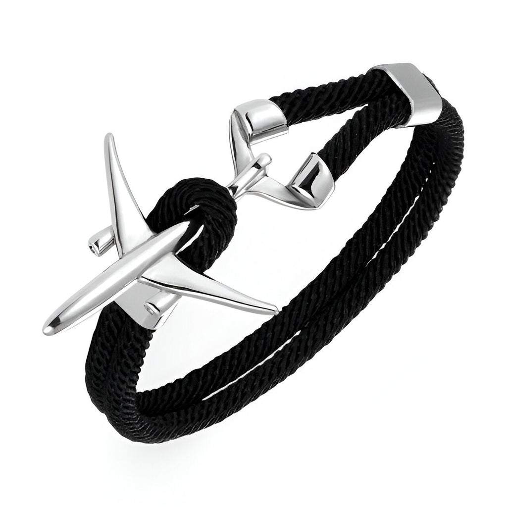 Bracelet cordon noir avec avion en acier inoxydable brillant et fermoir argenté.