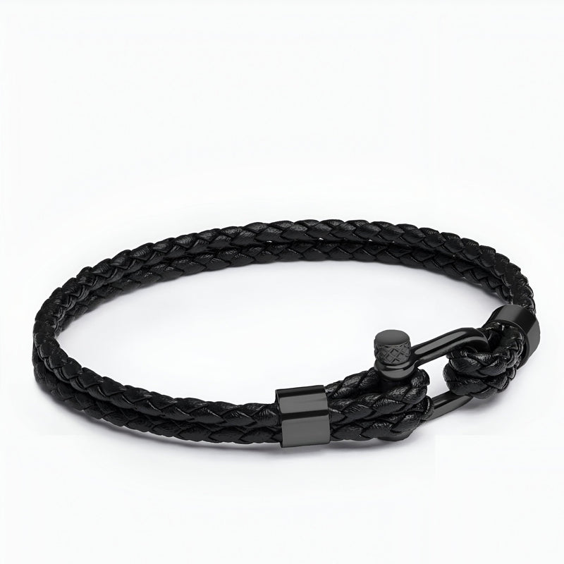 Bracelet homme cordon cuir tressé noir avec mousqueton acier inoxydable noir mat.