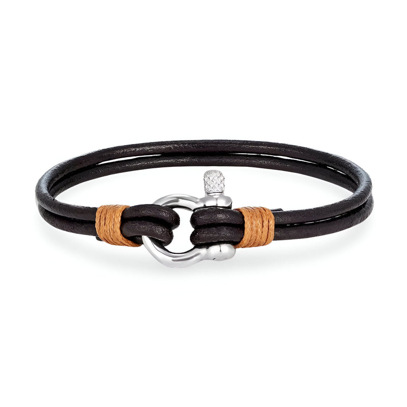 Bracelet cordon noir en cuir avec mousqueton argenté et détails en fil beige.
