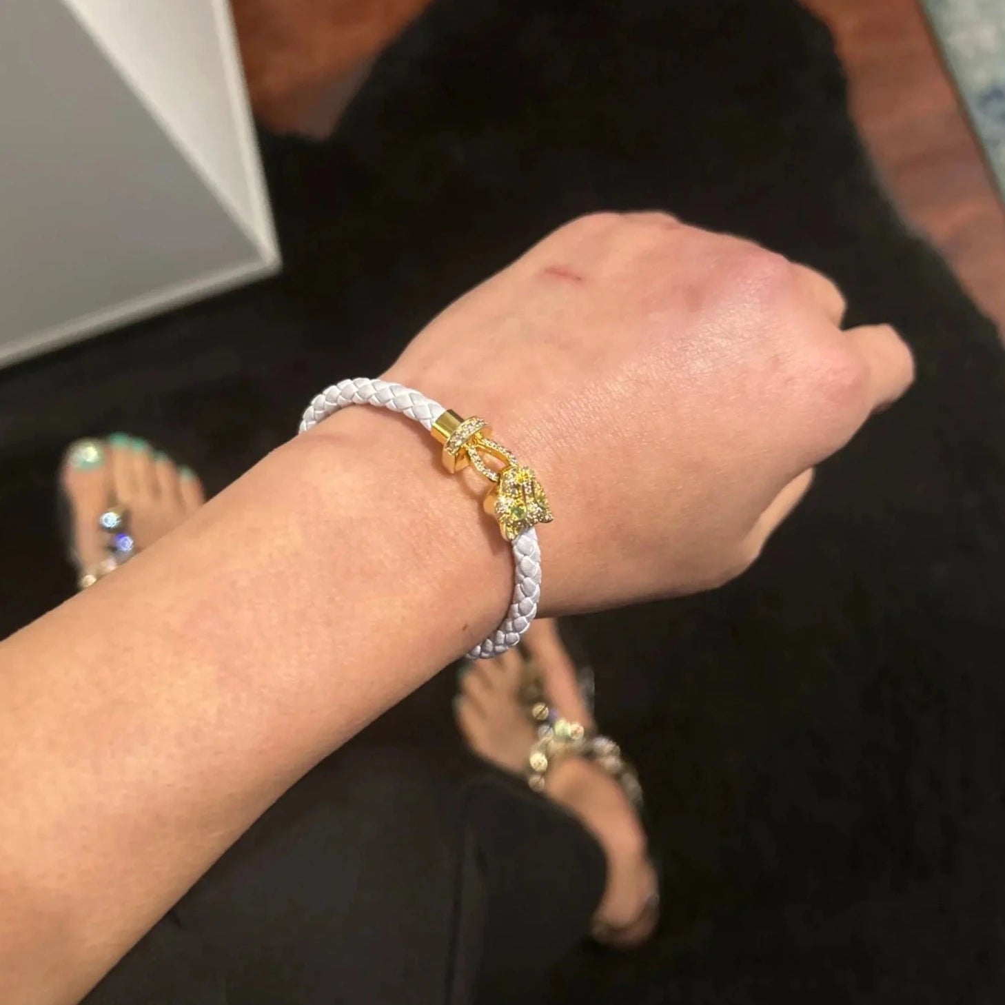 Bracelet cordon en cuir, tête de guépard, pour femme, modèle Gwana - La Boutique du Bracelet