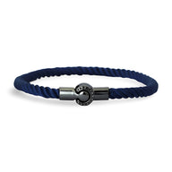 Bracelet cordon bleu marine avec fermoir magnétique argenté pour homme.
