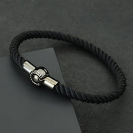 Bracelet cordon noir en corde avec fermoir magnétique en acier inoxydable pour homme.