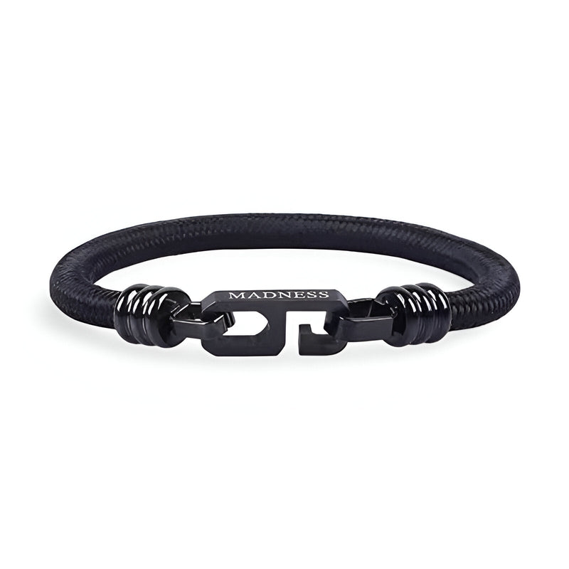 Bracelet cordon noir pour homme avec fermoir noir mat gravé « MADNESS » style moderne.